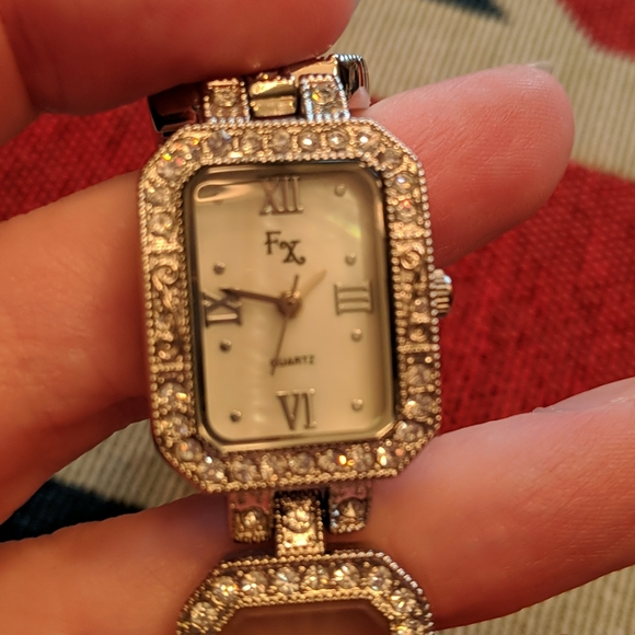 vintage crystal watch (thredup) - Picture 9 of 13